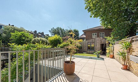 Hackney House - Filming Locations Locations Direct -26