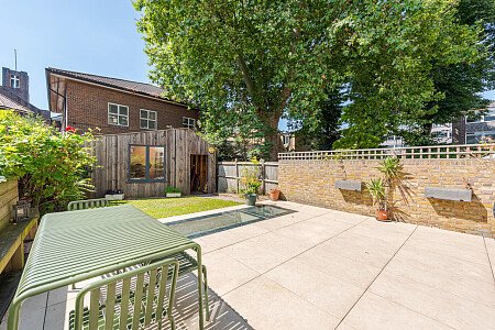 Hackney House - Filming Locations Locations Direct -27