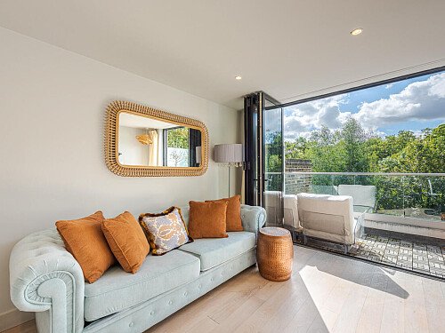 L Grove House - Filming Locations Locations Direct -15