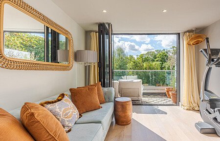 L Grove House - Filming Locations Locations Direct -16