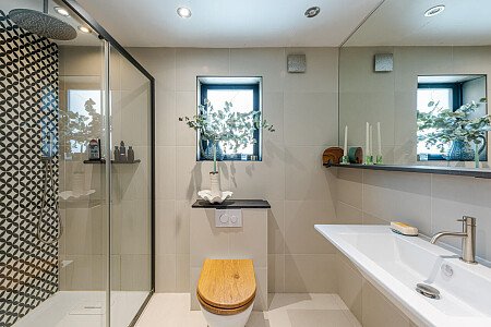 L Grove House - Filming Locations Locations Direct -23