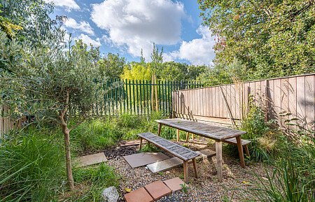 L Grove House - Filming Locations Locations Direct -24