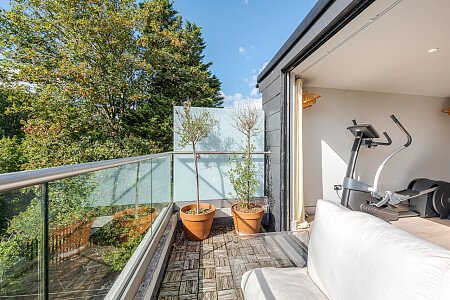 L Grove House - Filming Locations Locations Direct -26