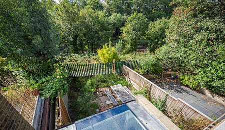 L Grove House - Filming Locations Locations Direct -27