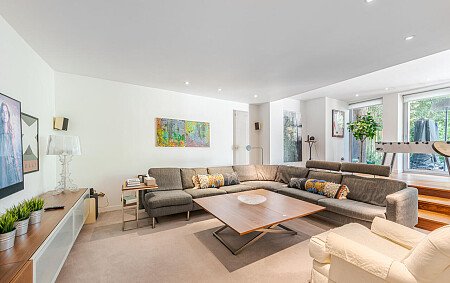 Modern Colourful - Filming Locations Locations Direct -04