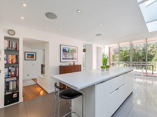 Modern Colourful - Filming Locations Locations Direct -06