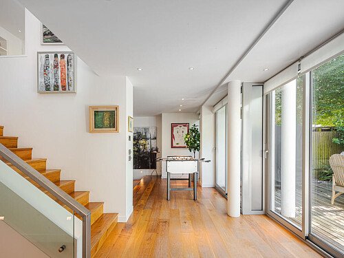 Modern Colourful - Filming Locations Locations Direct -05