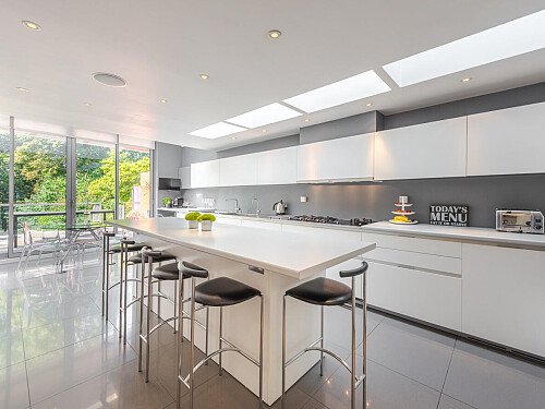 Image for Location 2100