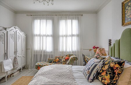 Extravagant furniture rustic house - Filming Photoshoot Locations-60