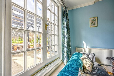 Cottage quirky wallpaper  - Filming Photoshoot Locations-12