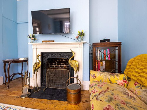 Cottage quirky wallpaper  - Filming Photoshoot Locations-13