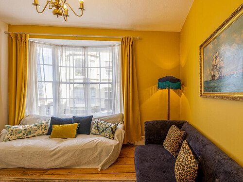 Cottage quirky wallpaper  - Filming Photoshoot Locations-16