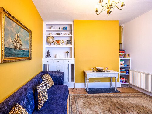 Cottage quirky wallpaper  - Filming Photoshoot Locations-15