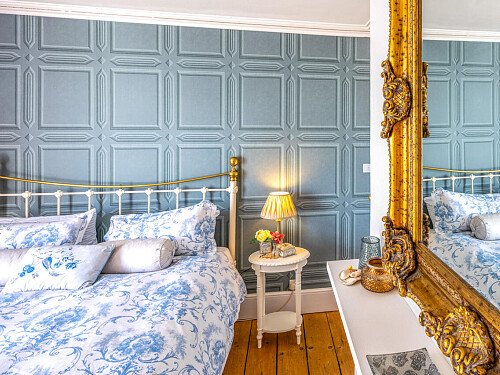 Cottage quirky wallpaper  - Filming Photoshoot Locations-26