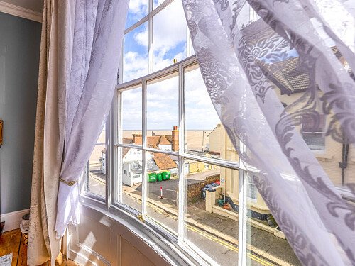 Cottage quirky wallpaper  - Filming Photoshoot Locations-27