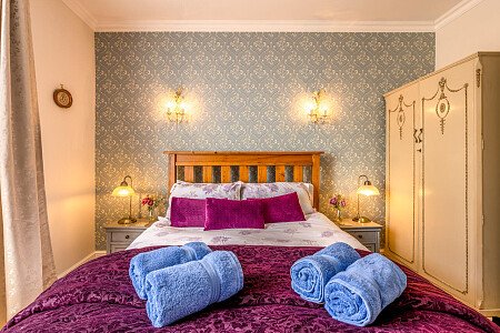 Cottage quirky wallpaper  - Filming Photoshoot Locations-30