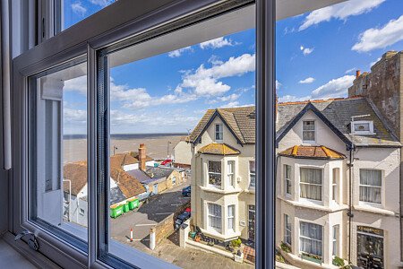 Cottage quirky wallpaper  - Filming Photoshoot Locations-43