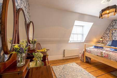 Cottage quirky wallpaper  - Filming Photoshoot Locations-45