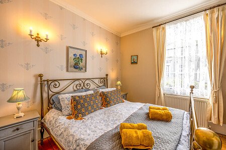 Cottage quirky wallpaper  - Filming Photoshoot Locations-49