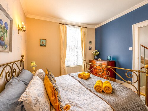 Cottage quirky wallpaper  - Filming Photoshoot Locations-50