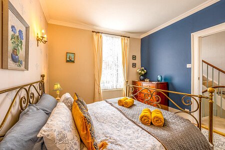 Cottage quirky wallpaper  - Filming Photoshoot Locations-50