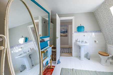 Cottage quirky wallpaper  - Filming Photoshoot Locations-54