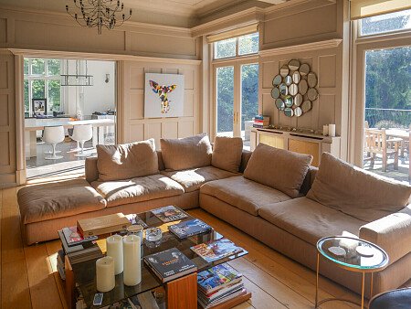 High ceiling glass room-Derbyshire-  filming photoshoot location-04