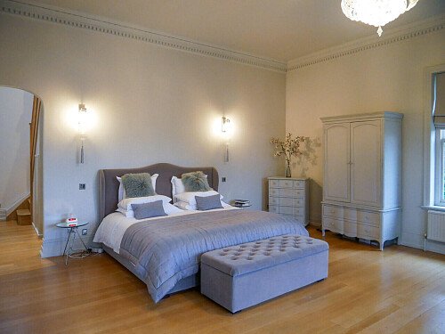 High ceiling glass room-Derbyshire-  filming photoshoot location-18