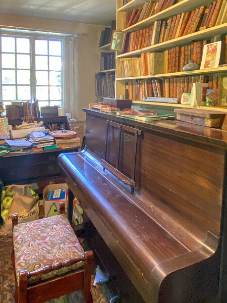 Family Home Hitch - filming photoshoot location-09