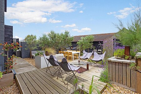 111 E Beach - Locations direct filming photoshoot locations-08