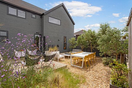 111 E Beach - Locations direct filming photoshoot locations-09