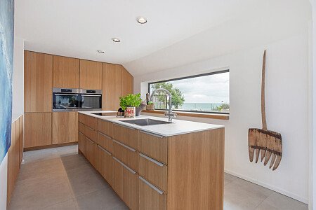 111 E Beach - Locations direct filming photoshoot locations-16