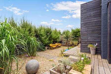 111 E Beach - Locations direct filming photoshoot locations-29