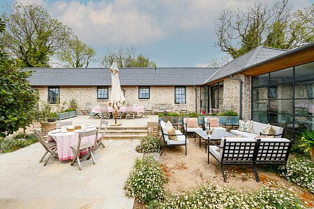 Farmhouse CMS  - Locations direct filming photoshoot locations-04