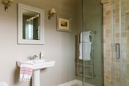 Farmhouse CMS  - Locations direct filming photoshoot locations-25