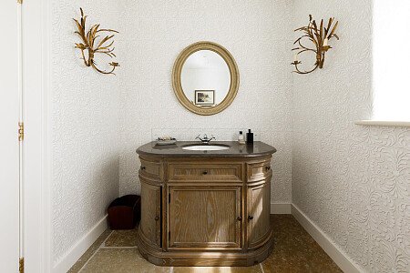 Farmhouse CMS  - Locations direct filming photoshoot locations-33