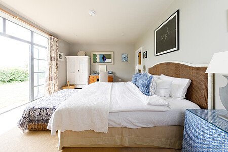 Farmhouse CMS  - Locations direct filming photoshoot locations-36