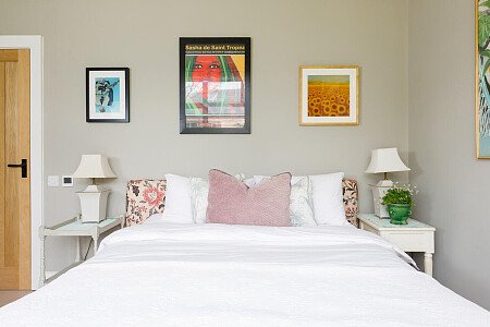 Farmhouse CMS  - Locations direct filming photoshoot locations-40