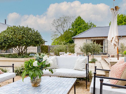 Farmhouse CMS  - Locations direct filming photoshoot locations-43