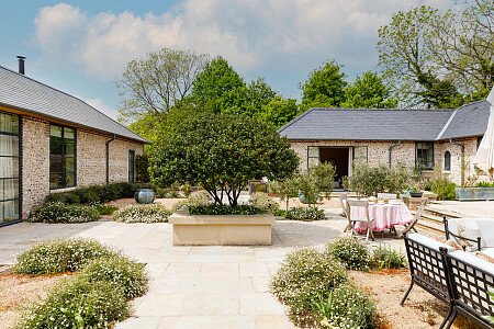 Farmhouse CMS  - Locations direct filming photoshoot locations-44