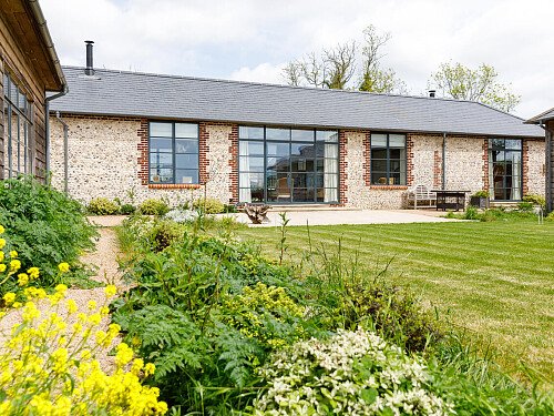 Farmhouse CMS  - Locations direct filming photoshoot locations-46