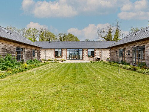 Farmhouse CMS  - Locations direct filming photoshoot locations-47