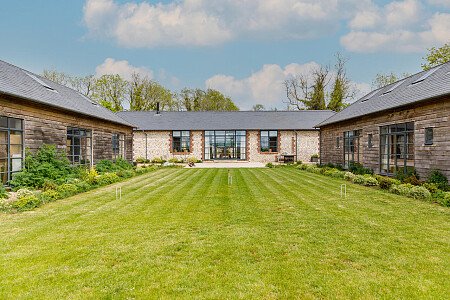 Farmhouse CMS  - Locations direct filming photoshoot locations-47