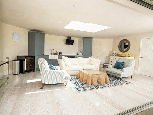 Upham -  filming photoshoot location-18