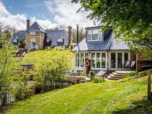 Mansion with lake house -  filming photoshoot location-27