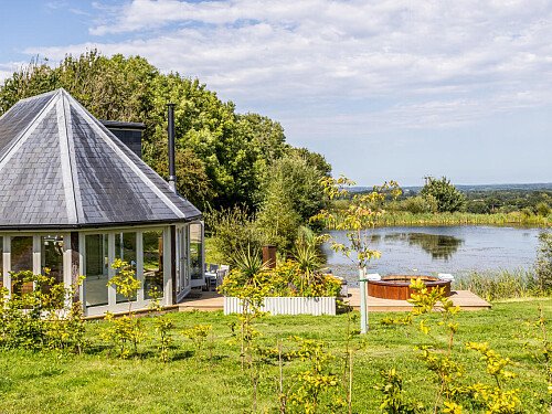 Mansion with lake house -  filming photoshoot location-29