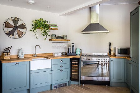 Mansion with lake house -  filming photoshoot location-37