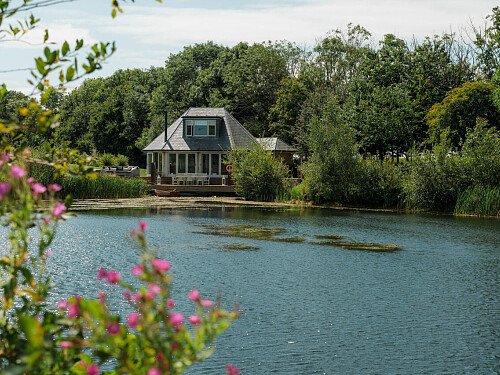 Mansion with lake house -  filming photoshoot location-40