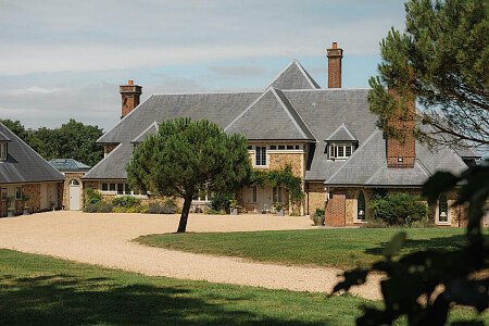 Mansion with lake house -  filming photoshoot location-59