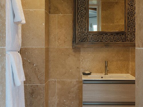 Mansion with lake house -  filming photoshoot location-61